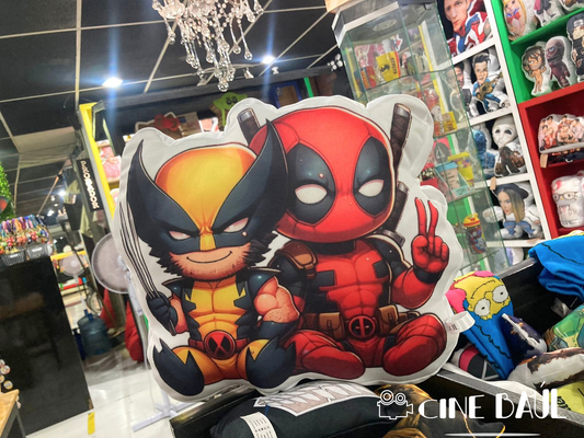 Almohada Deadpool Wolverine