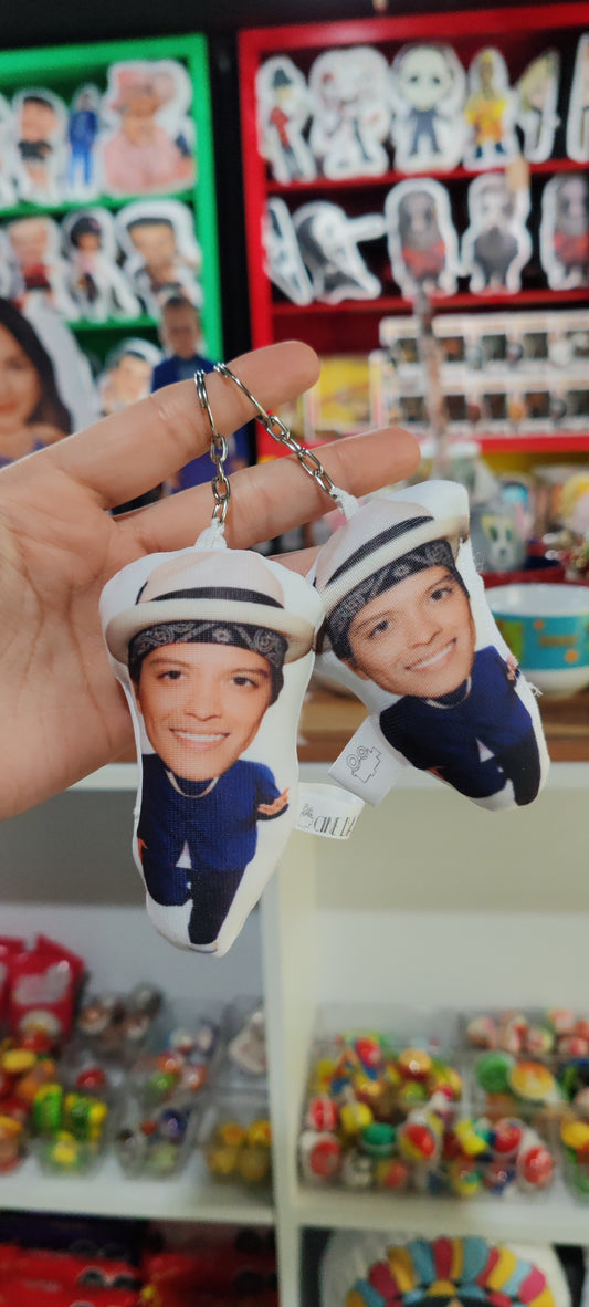 Llavero Bruno Mars Famossito