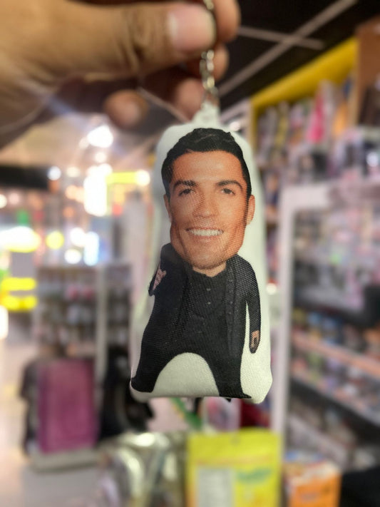 Llavero CR7 Con traje