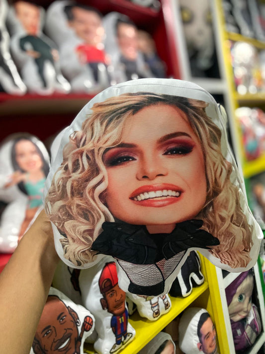 Almohada Wendy Guevara Famossita